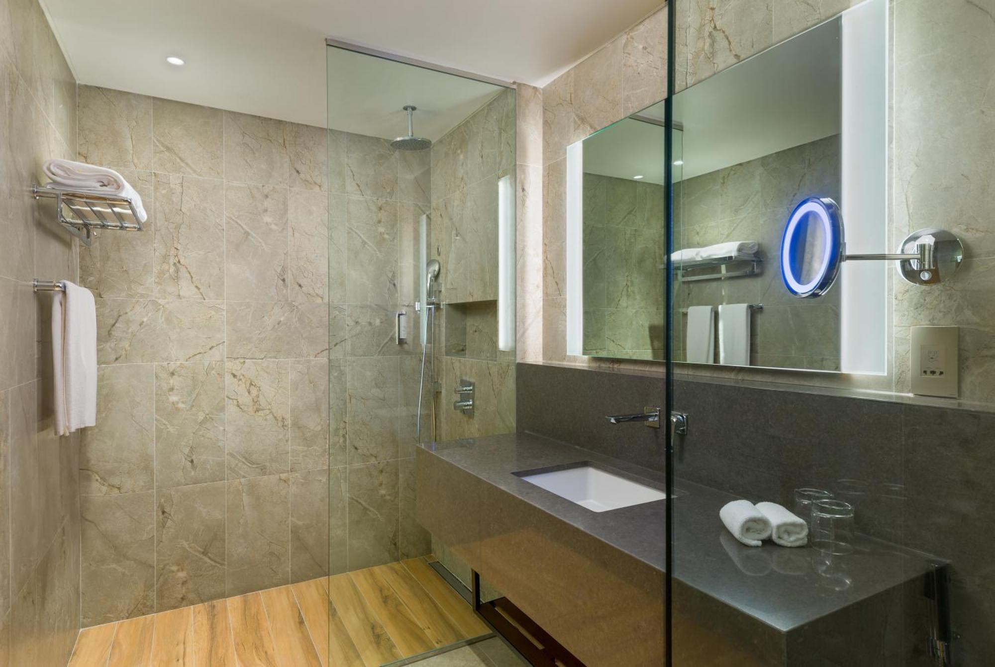 Intercityhotel Bawshar
